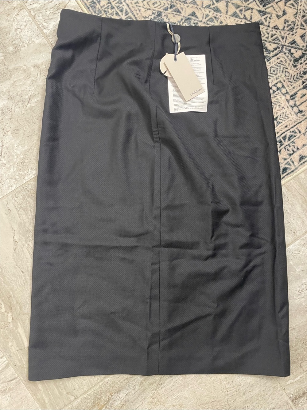 Lardini virgin wool pencil skirt made in Italy